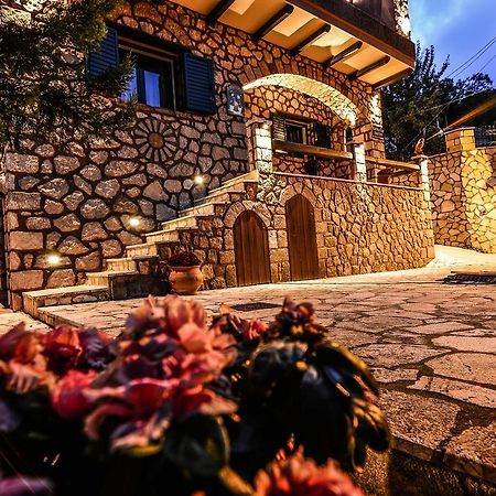 Synikia Mesi Trikalon Camelia Suites מראה חיצוני תמונה